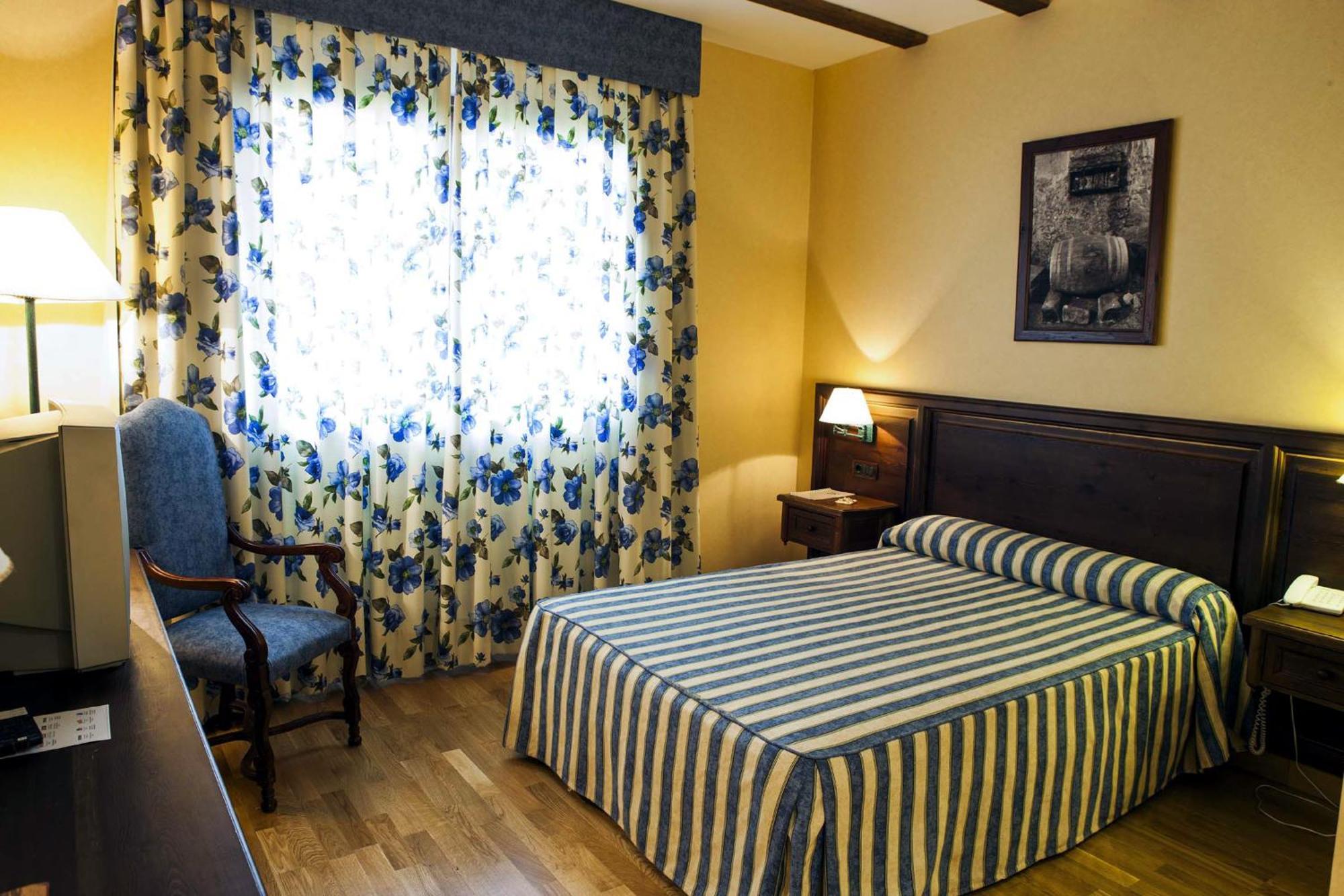 Hotel Spa Tudanca Aranda Fuentespina Ruang foto